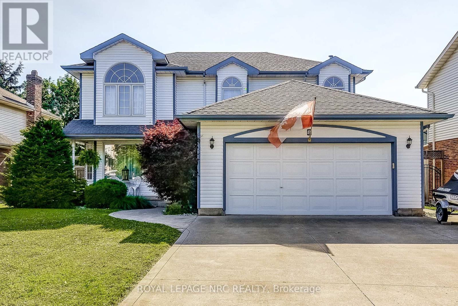 8 HEARTH COURT, Niagara-on-the-Lake, Ontario