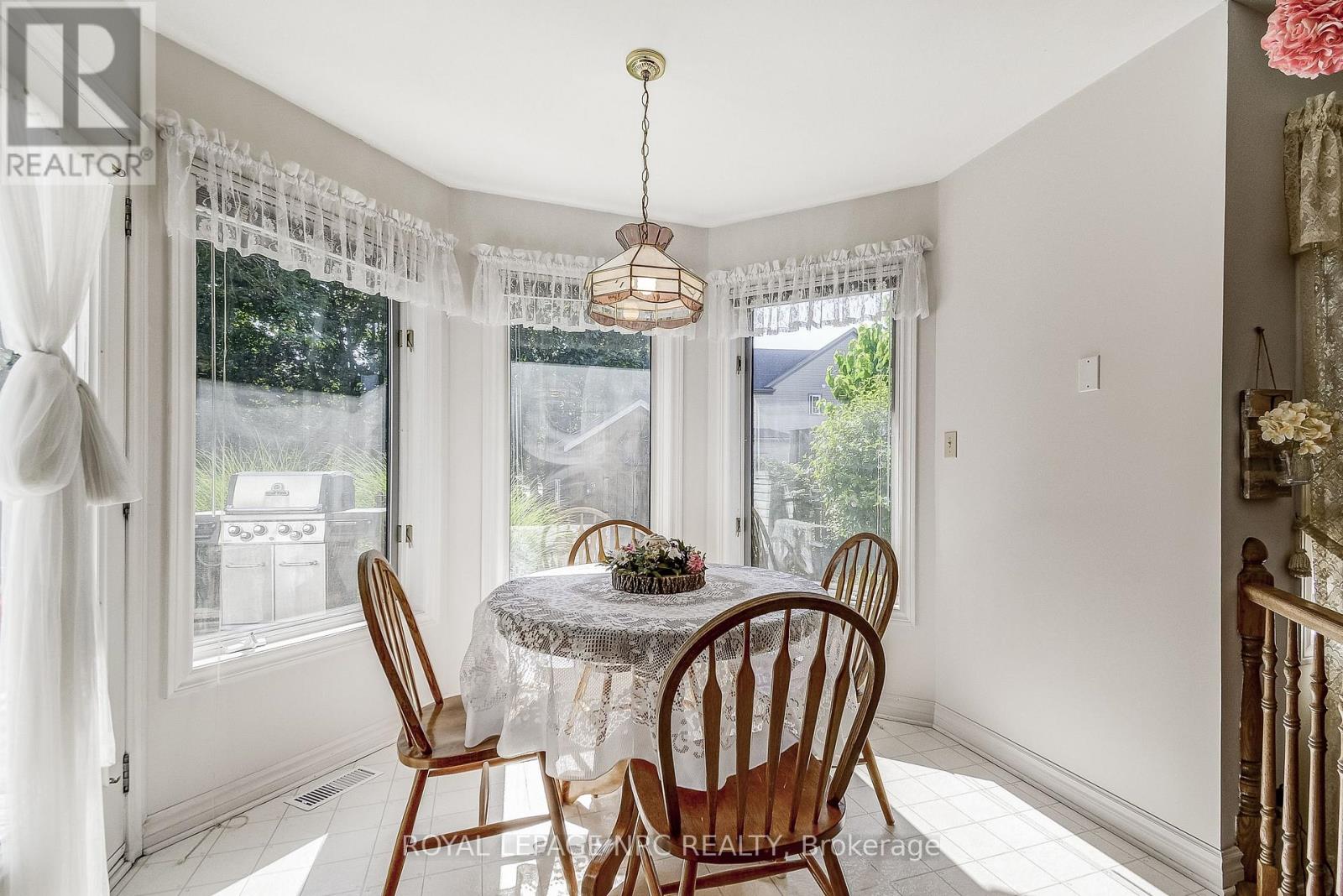 8 Hearth Court, Niagara-On-The-Lake, Ontario  L0S 1J0 - Photo 13 - X12746972