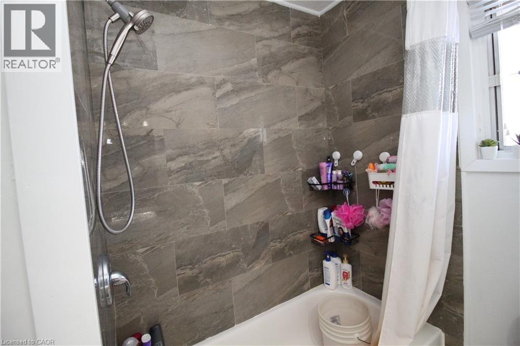 51 Glengarry Road, St. Catharines, Ontario  L2T 2V4 - Photo 10 - 40802176