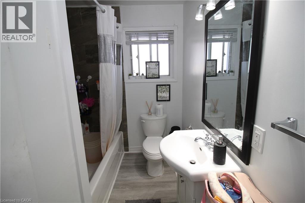 51 Glengarry Road, St. Catharines, Ontario  L2T 2V4 - Photo 11 - 40802176