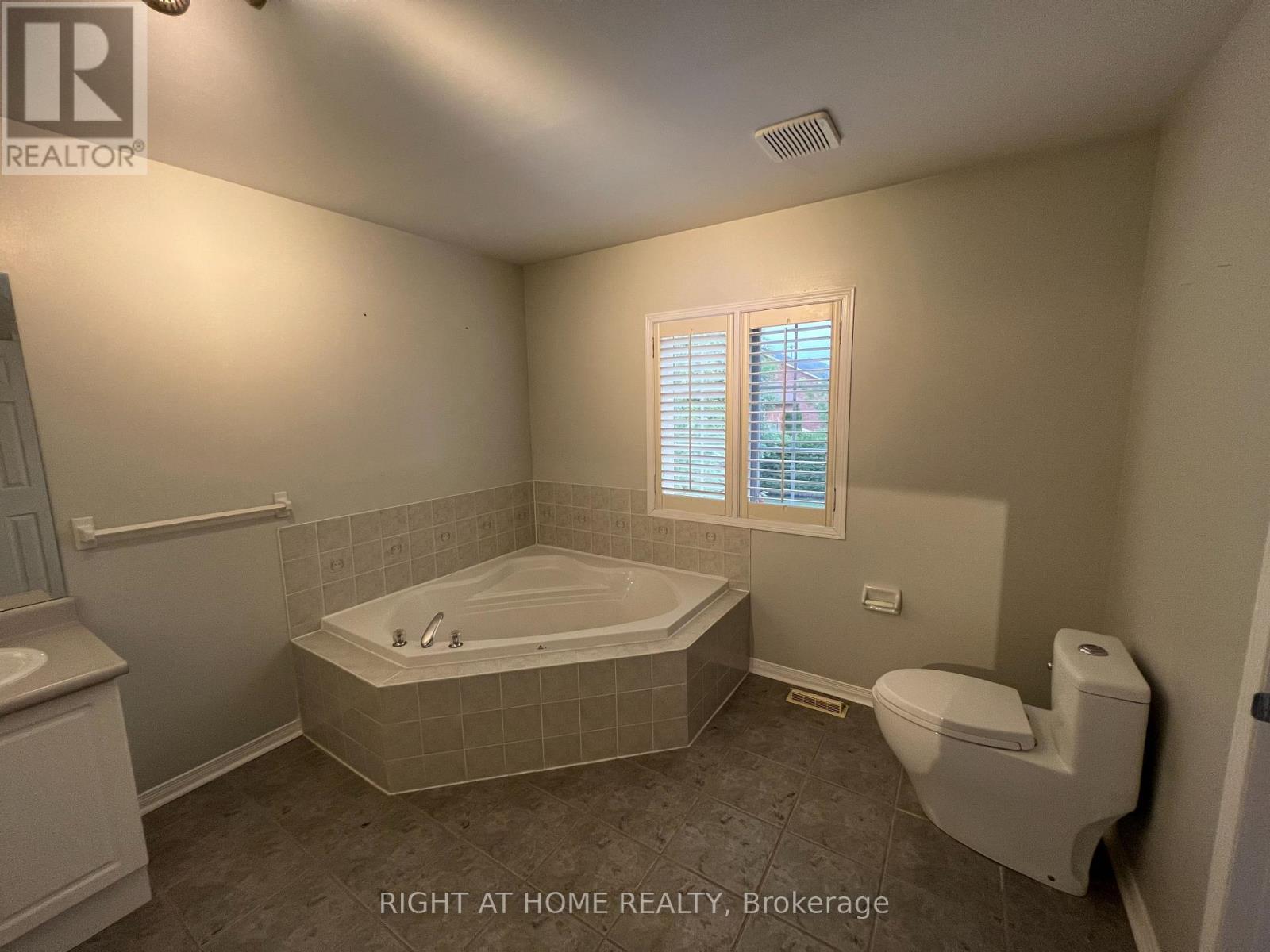 5 Steckley Street, Aurora, Ontario  L4G 7K6 - Photo 13 - N12746956