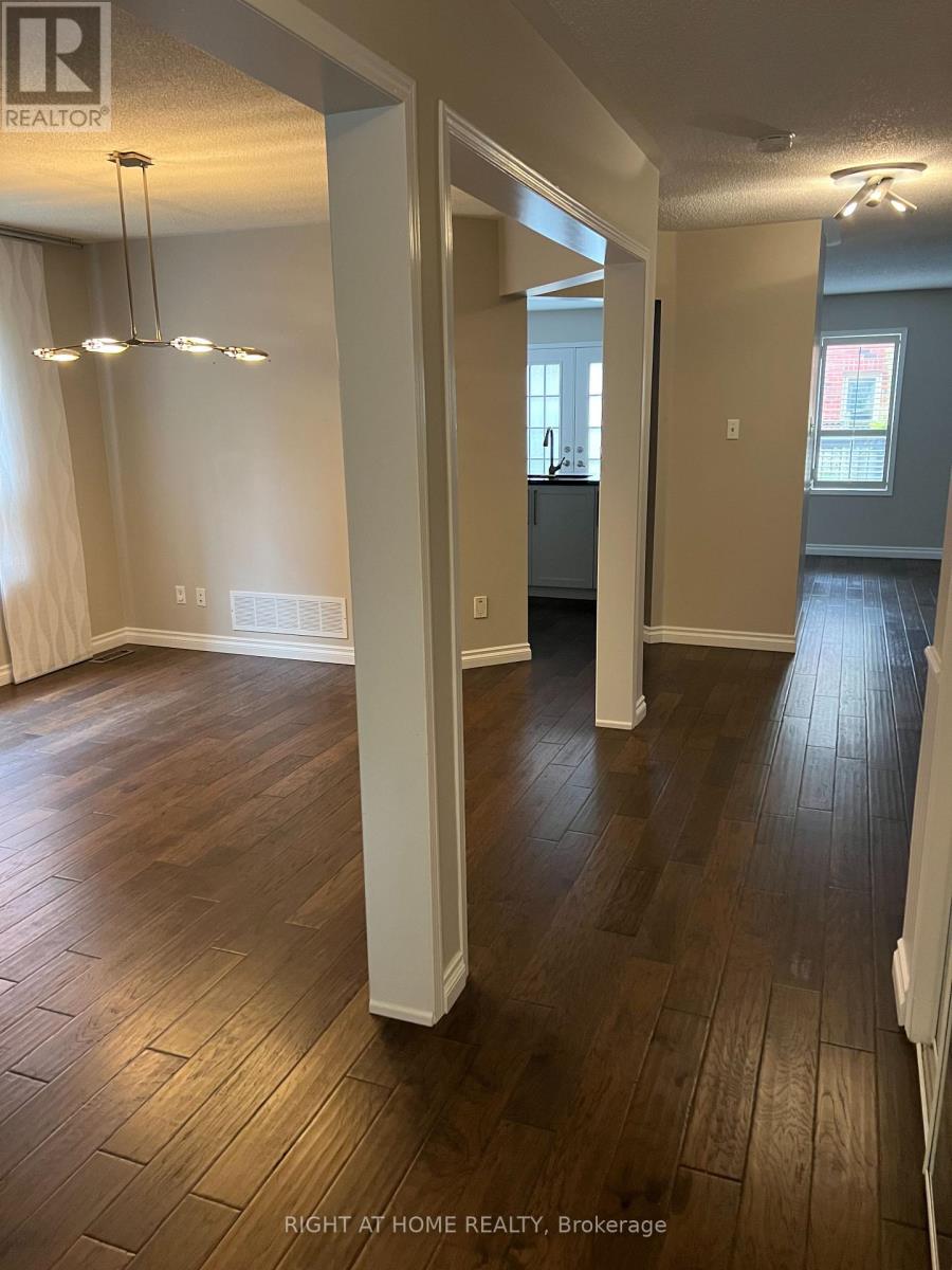 5 Steckley Street, Aurora, Ontario  L4G 7K6 - Photo 5 - N12746956