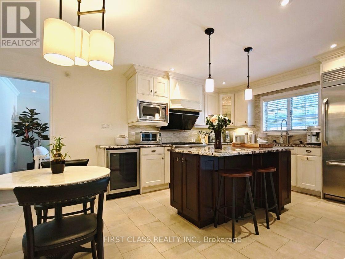 20 East Drive E, Markham, Ontario  L6G 1A4 - Photo 4 - N12740584