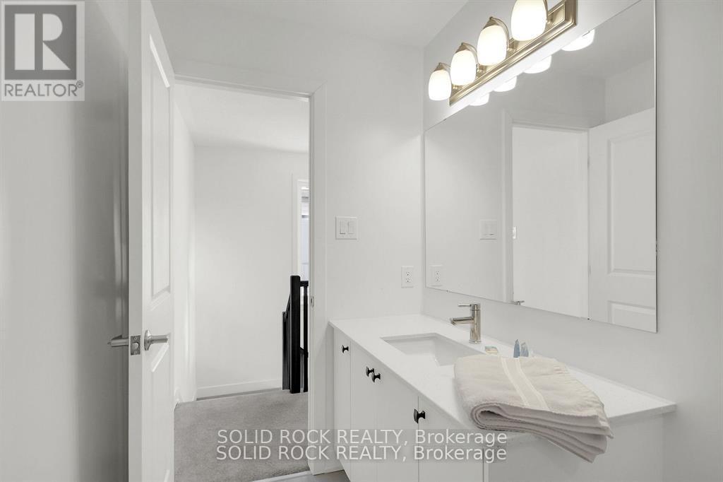 574 Tahoe Heights, Ottawa, Ontario  K1T 0X5 - Photo 5 - X12746978