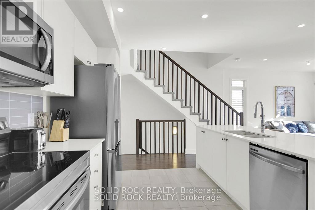 574 Tahoe Heights, Ottawa, Ontario  K1T 0X5 - Photo 6 - X12746978