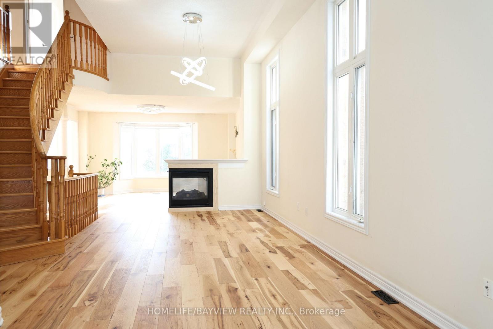 171 Maurier Boulevard, Vaughan, Ontario  L6A 0V2 - Photo 2 - N12746988