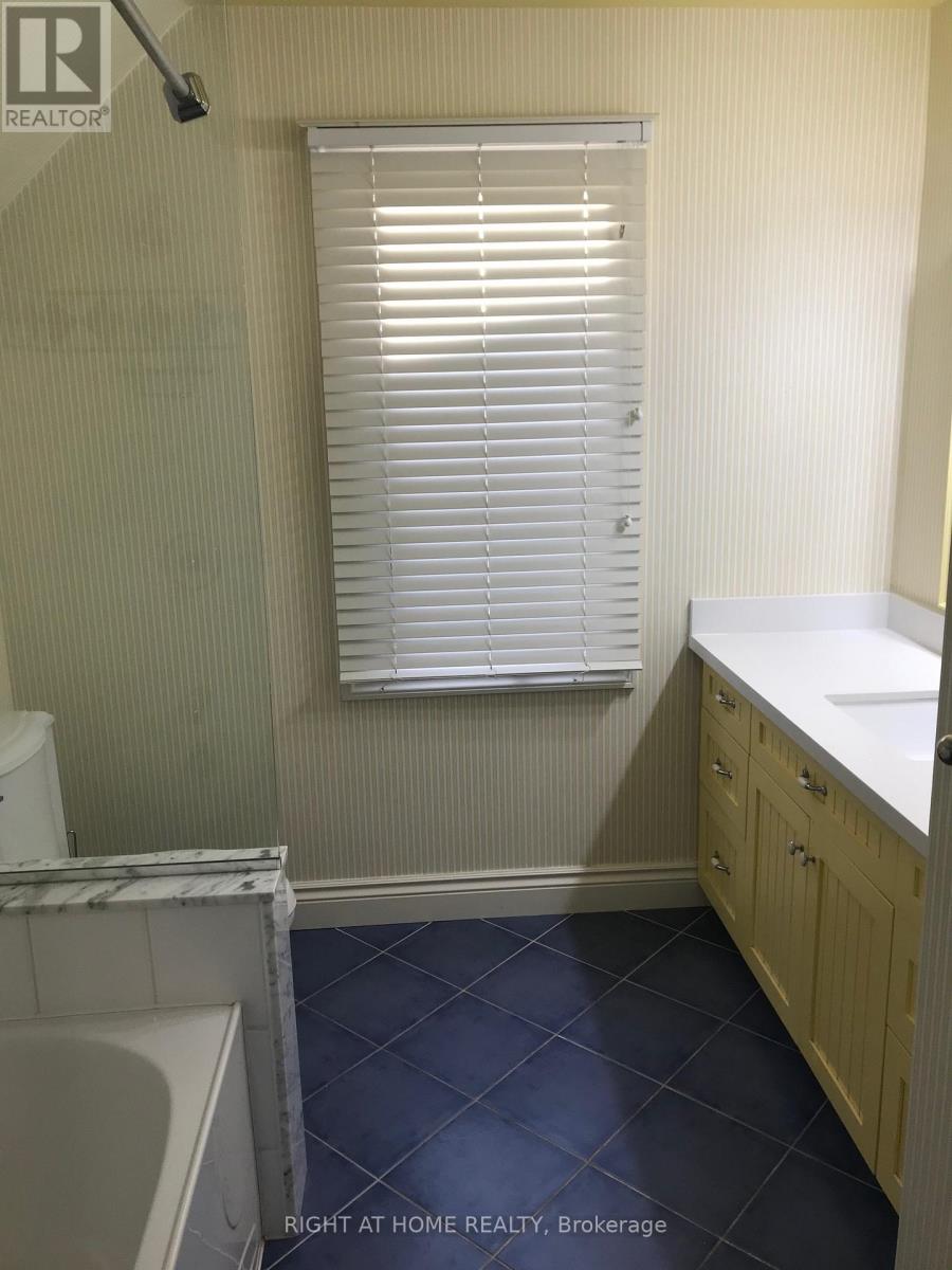 24 Vintage Lane, Markham, Ontario  L3T 1X6 - Photo 14 - N12746992