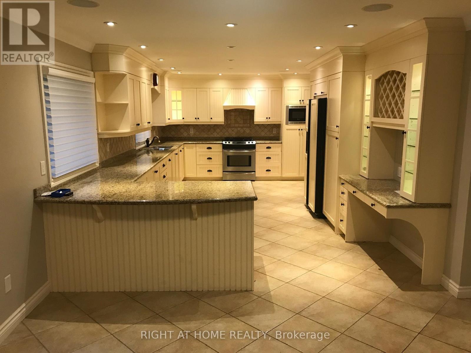 24 Vintage Lane, Markham, Ontario  L3T 1X6 - Photo 3 - N12746992