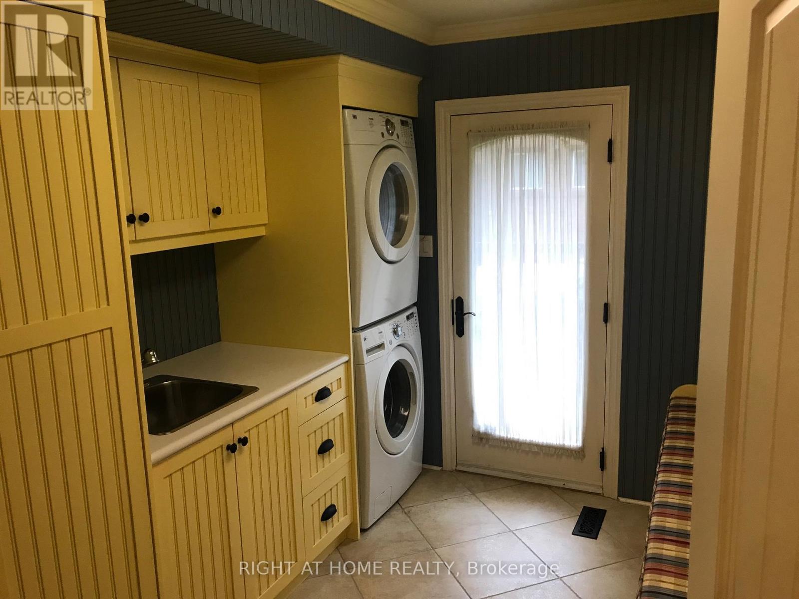 24 Vintage Lane, Markham, Ontario  L3T 1X6 - Photo 6 - N12746992