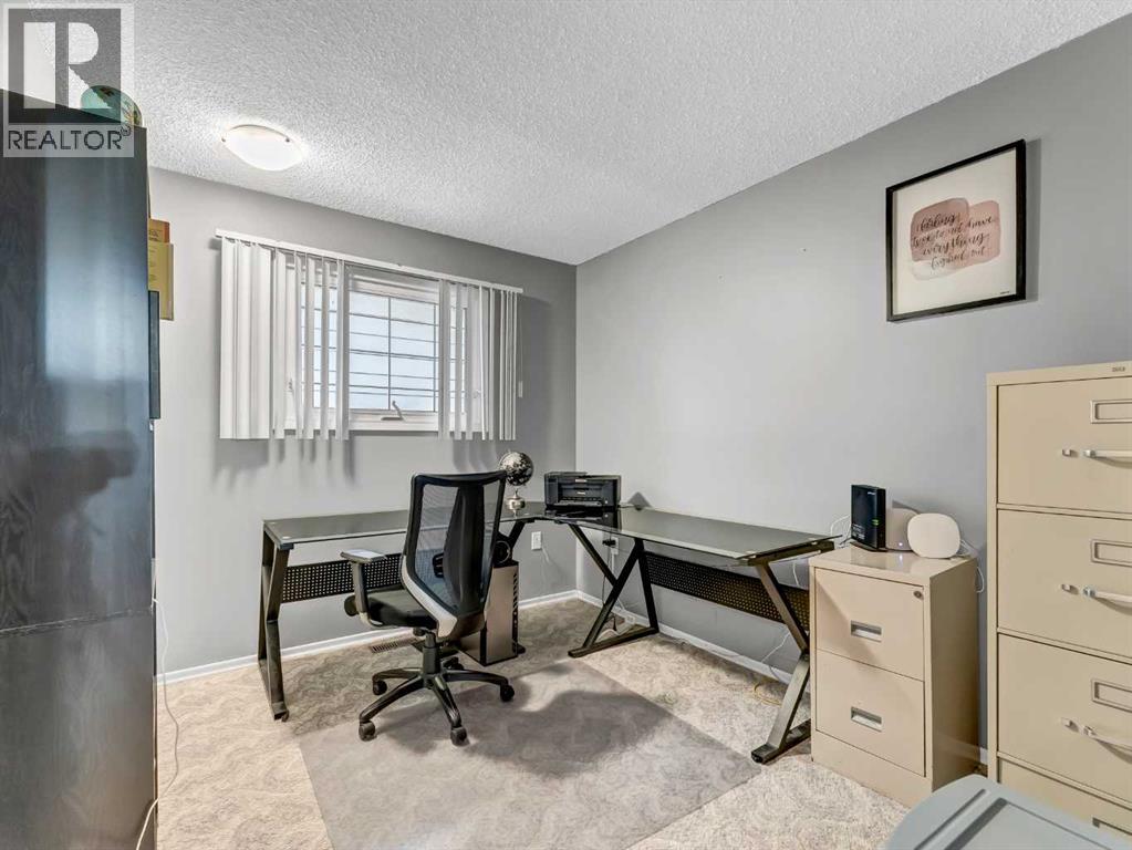 23 Ross Haven Place Se, Medicine Hat, Alberta  T1B 2T9 - Photo 5 - A2282213