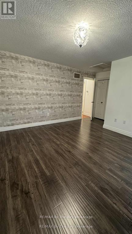 41 Melrose Avenue, Wasaga Beach, Ontario  L9Z 2S8 - Photo 12 - S12747002