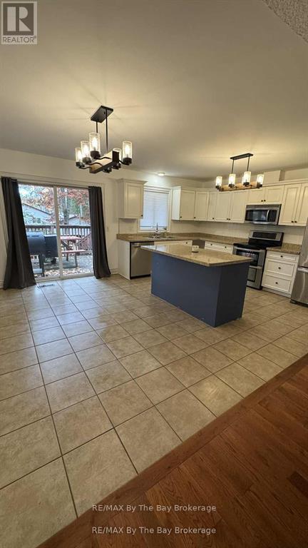 41 Melrose Avenue, Wasaga Beach, Ontario  L9Z 2S8 - Photo 6 - S12747002