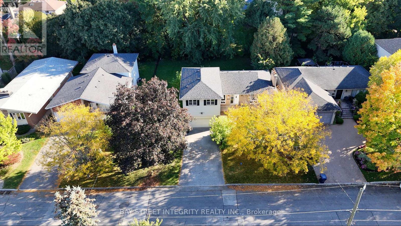 143 Munro Boulevard, Toronto, Ontario  M2P 1C9 - Photo 2 - C12747006