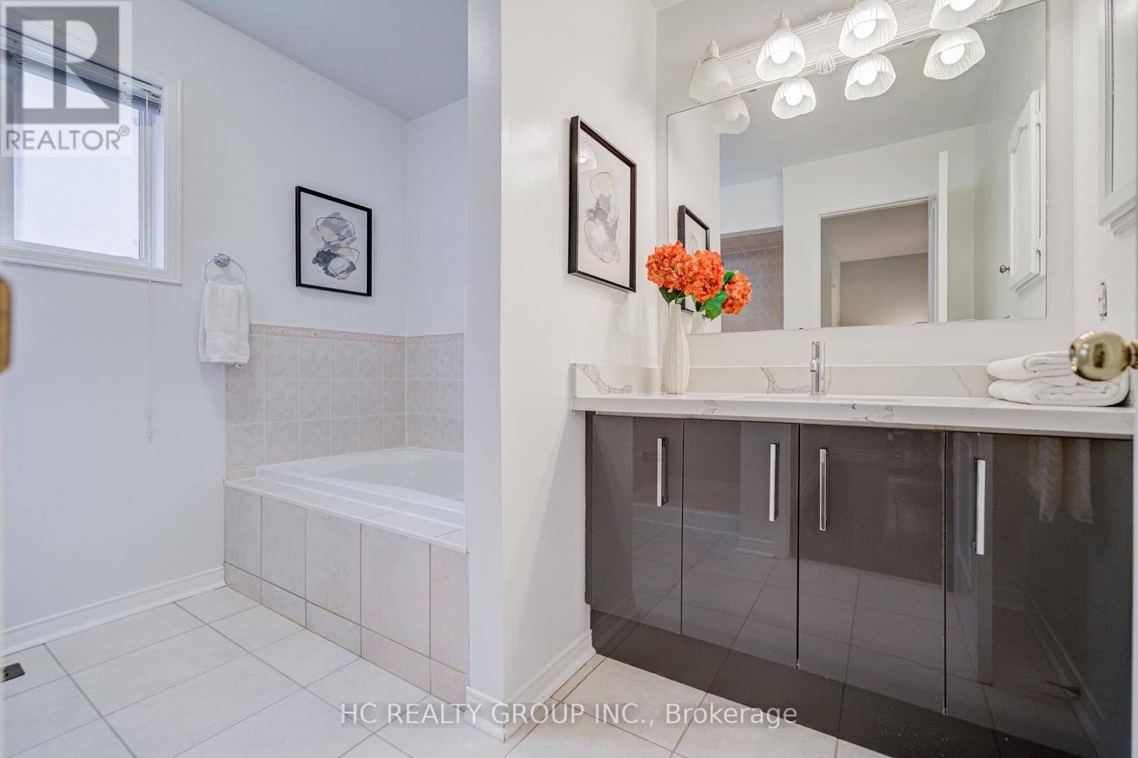 483 Menczel Crescent, Newmarket, Ontario  L3X 2P6 - Photo 29 - N12747014