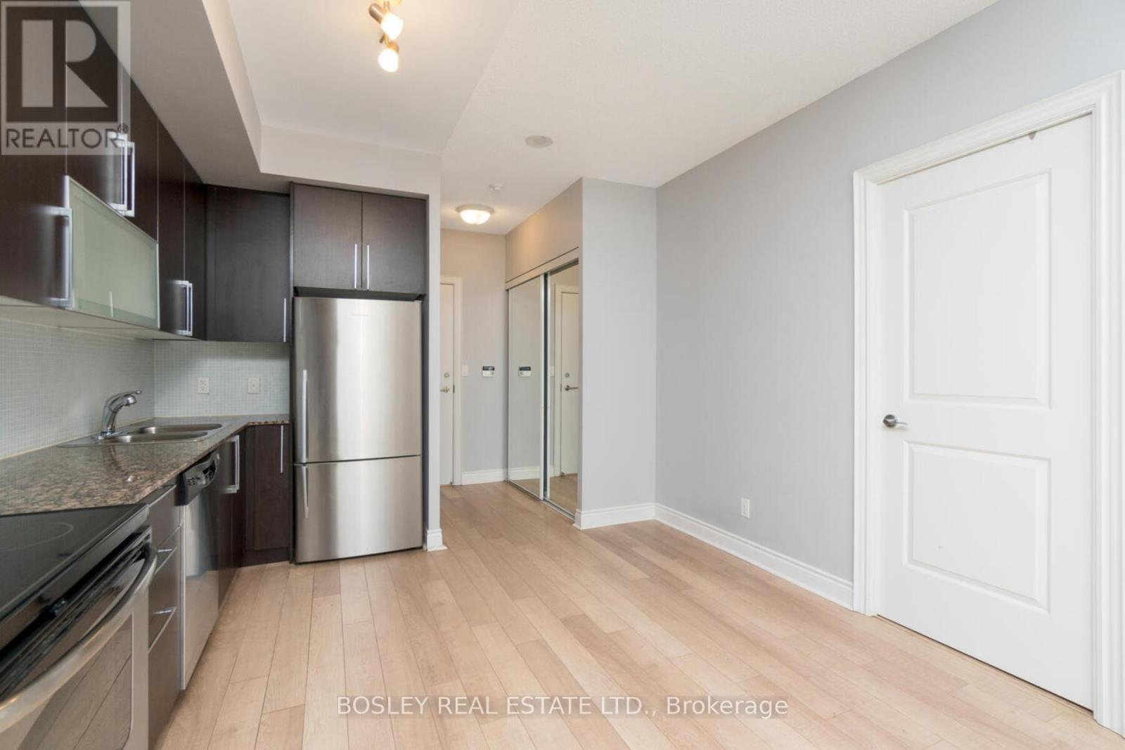 220 - 16 Brookers Lane, Toronto, Ontario  M8V 0A5 - Photo 4 - W12746998