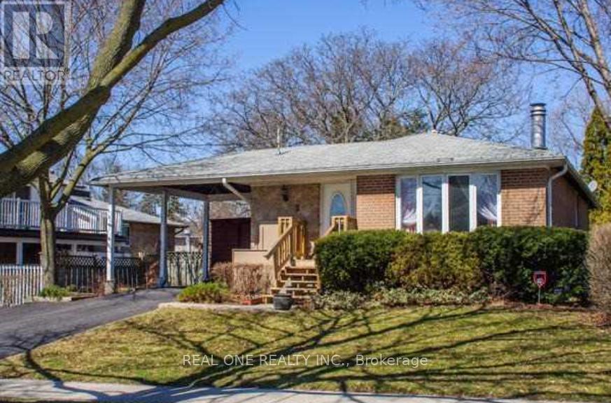 LOWER - 3 GLENTWORTH ROAD, Toronto, Ontario