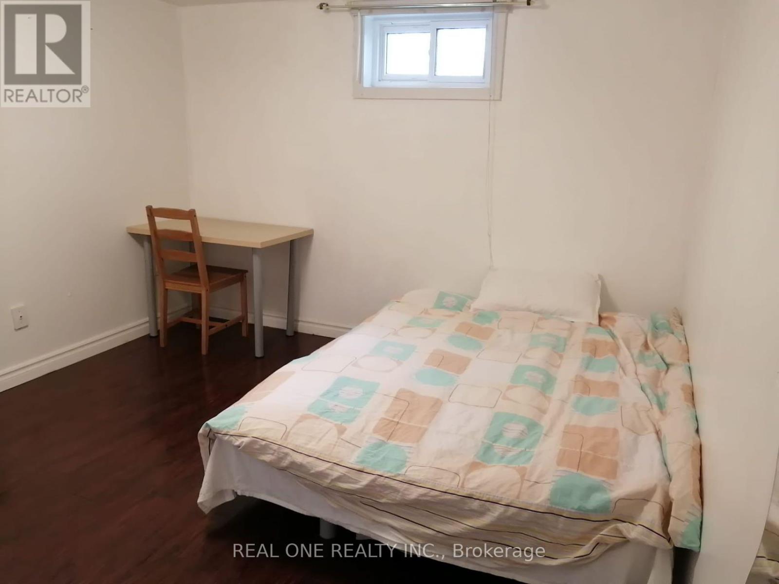 Lower - 3 Glentworth Road, Toronto, Ontario  M2J 2E4 - Photo 8 - C12747048