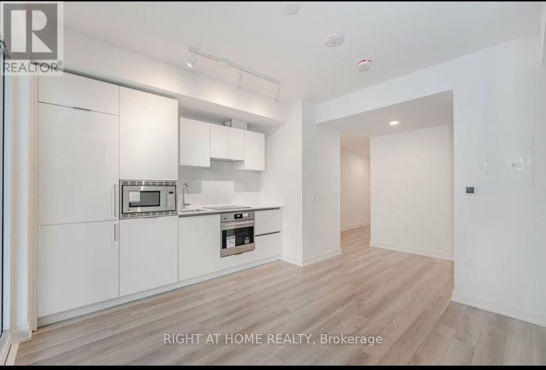 2820 - 230 Simcoe Street, Toronto, Ontario  M5T 0G7 - Photo 2 - C12747058