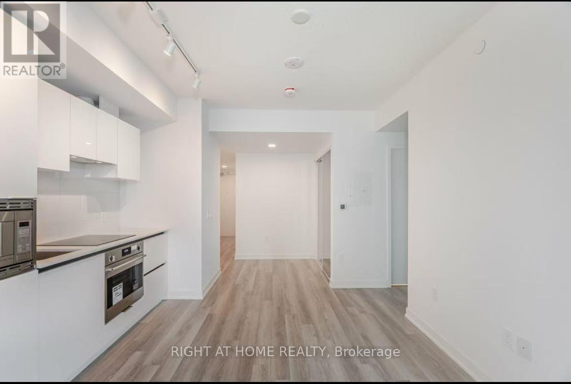 2820 - 230 Simcoe Street, Toronto, Ontario  M5T 0G7 - Photo 3 - C12747058