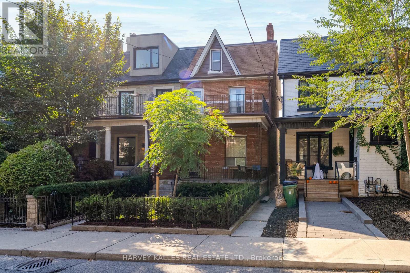 154 Gore Vale Avenue, Toronto, Ontario  M6J 2R6 - Photo 2 - C12747060