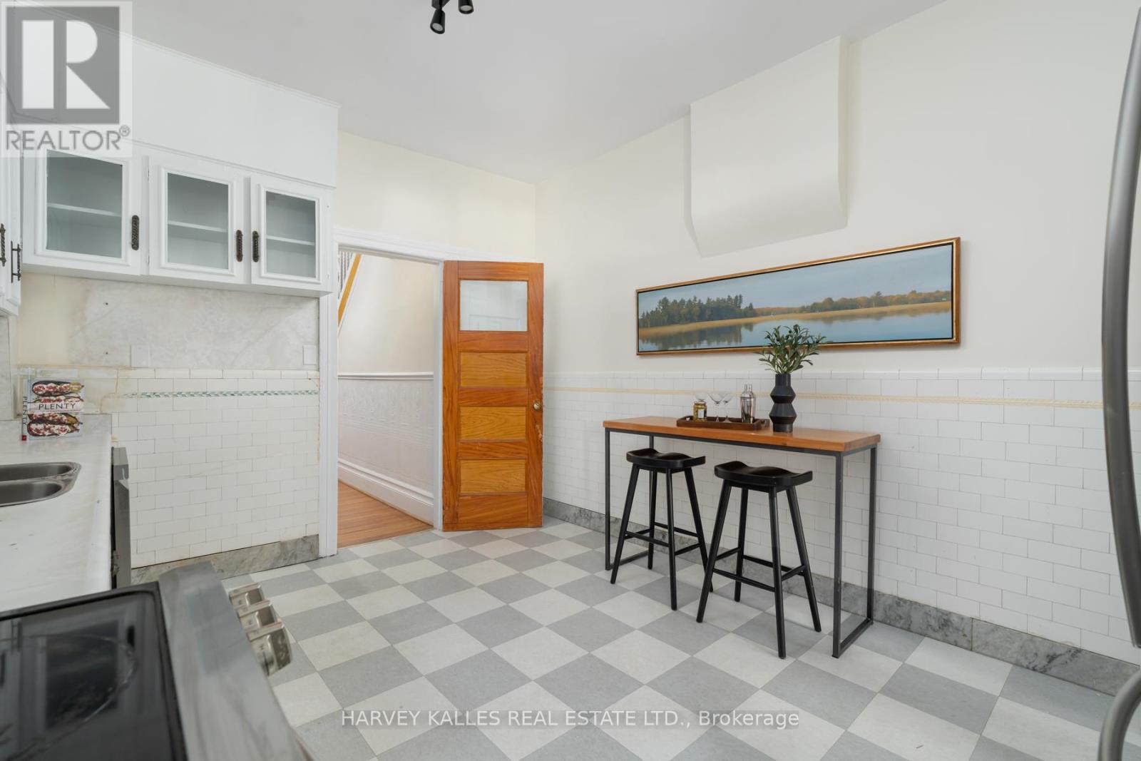 154 Gore Vale Avenue, Toronto, Ontario  M6J 2R6 - Photo 21 - C12747060