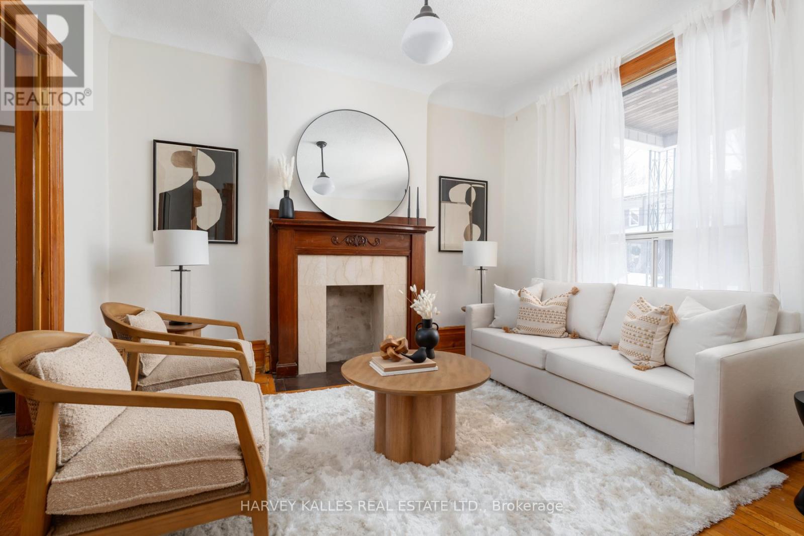 154 Gore Vale Avenue, Toronto, Ontario  M6J 2R6 - Photo 7 - C12747060