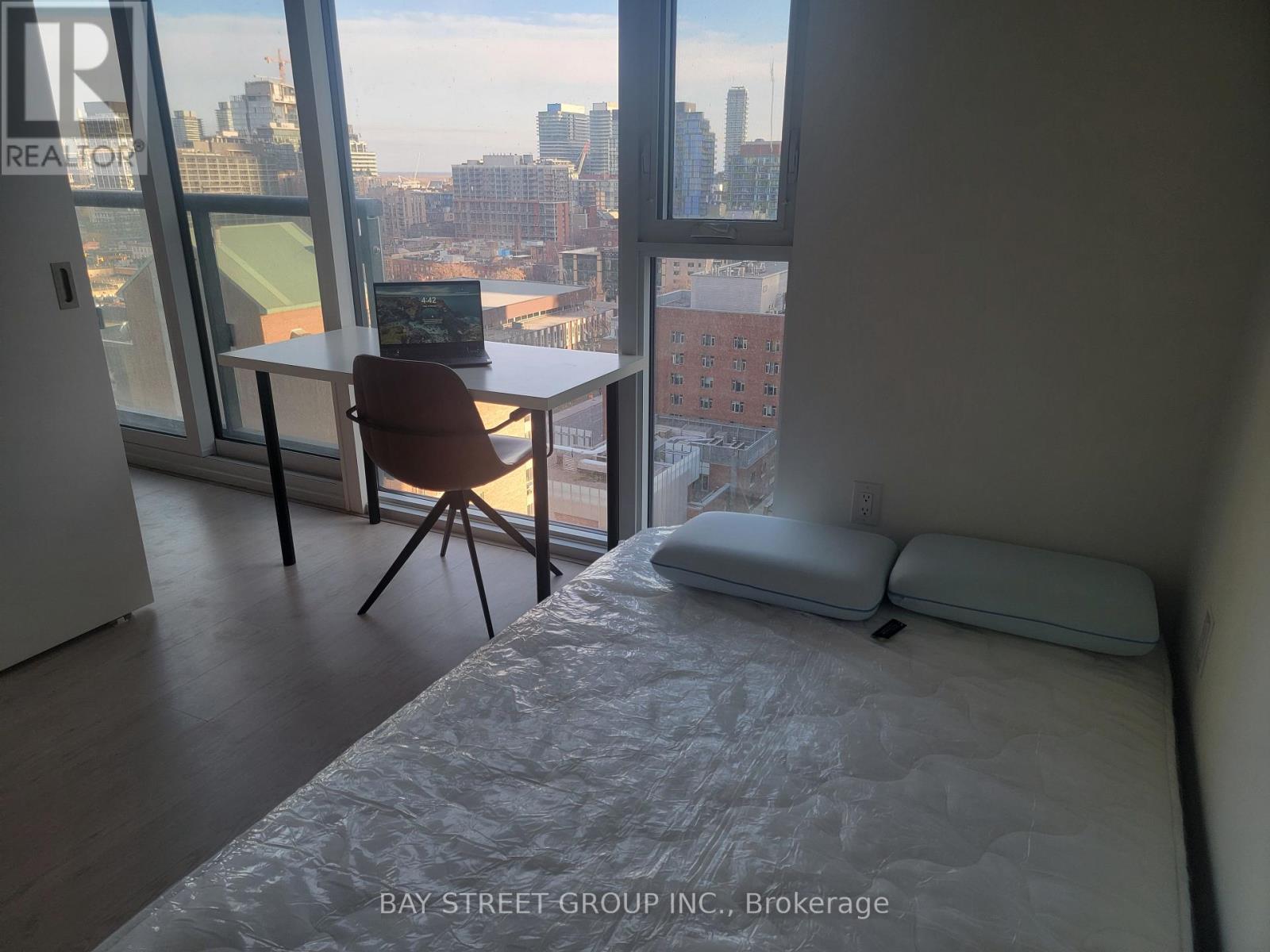 1303 - 65 Mutual St Street, Toronto, Ontario  M5B 0E5 - Photo 4 - C12747062