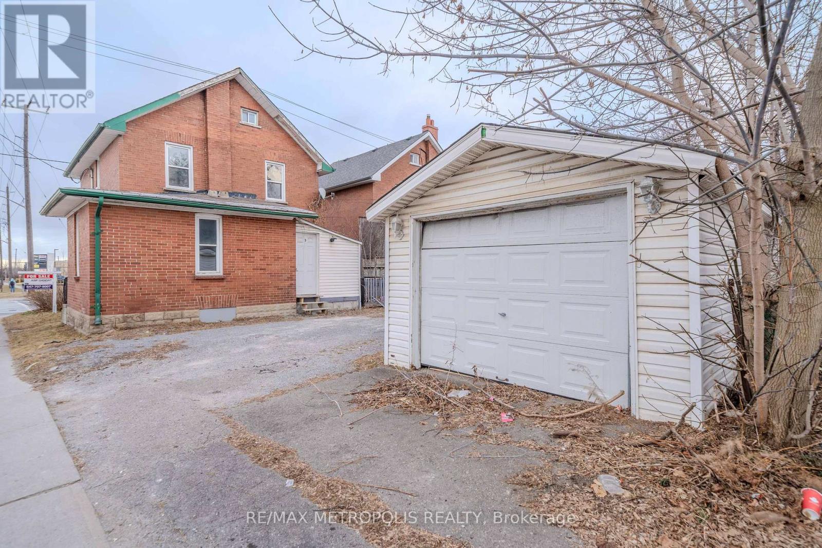 240 Division Street, Oshawa, Ontario  L1G 5M5 - Photo 3 - E12747064