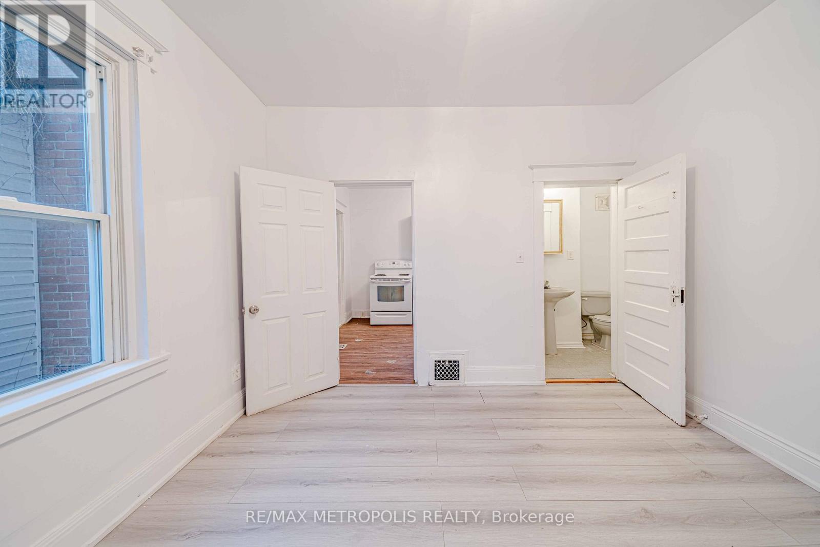 240 Division Street, Oshawa, Ontario  L1G 5M5 - Photo 8 - E12747064