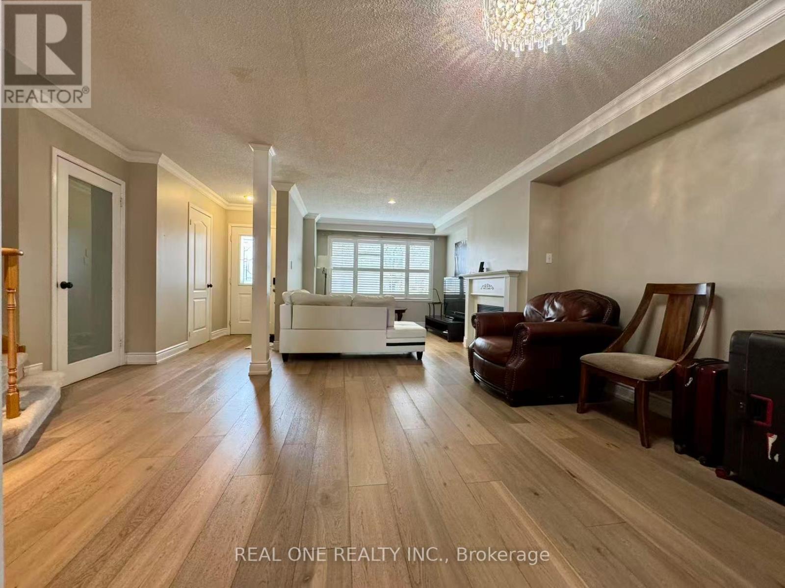 69 - 1489 Heritage Way, Oakville, Ontario  L6M 4M7 - Photo 2 - W12747038