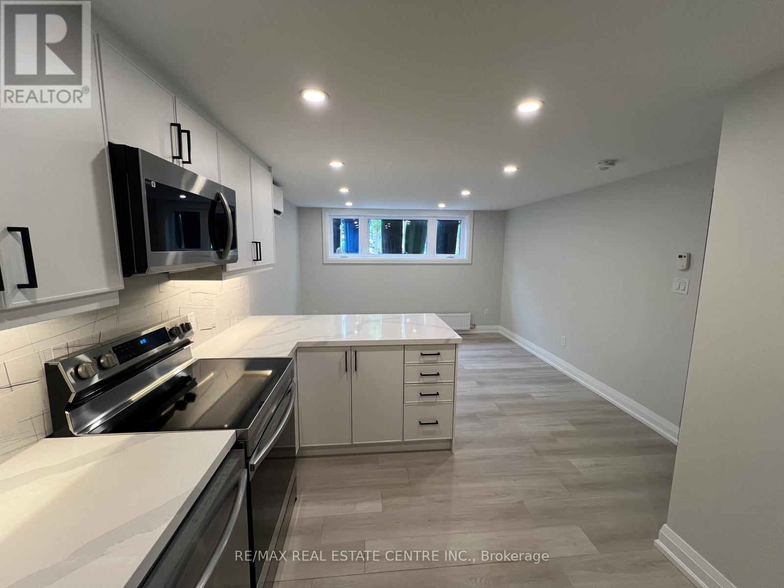 255 Gamma Street, Toronto, Ontario  M8W 4G9 - Photo 10 - W12747044