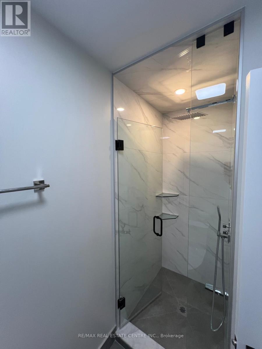 255 Gamma Street, Toronto, Ontario  M8W 4G9 - Photo 7 - W12747044