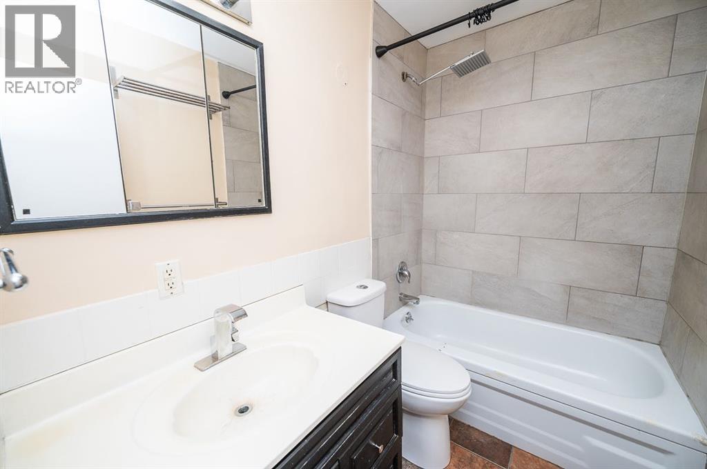 5811 43 Avenue, Red Deer, Alberta  T4N 3E5 - Photo 12 - A2281669