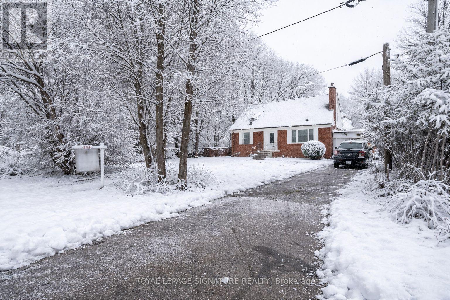 2015 Stanfield Road, Mississauga, Ontario  L4Y 1R2 - Photo 2 - W12693052