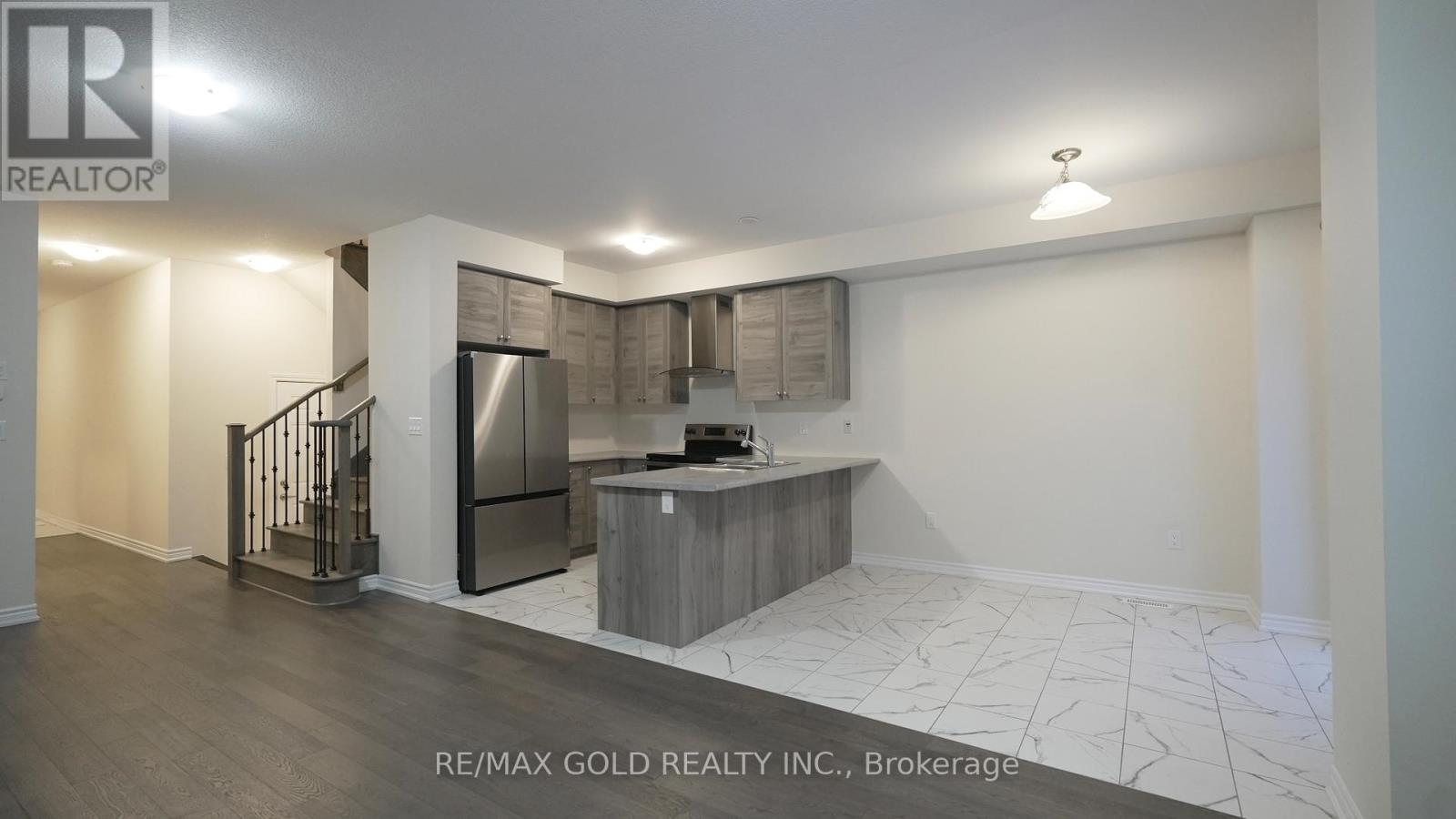 50 Ever Sweet Way, Thorold, Ontario  L2E 6S4 - Photo 4 - X12681420