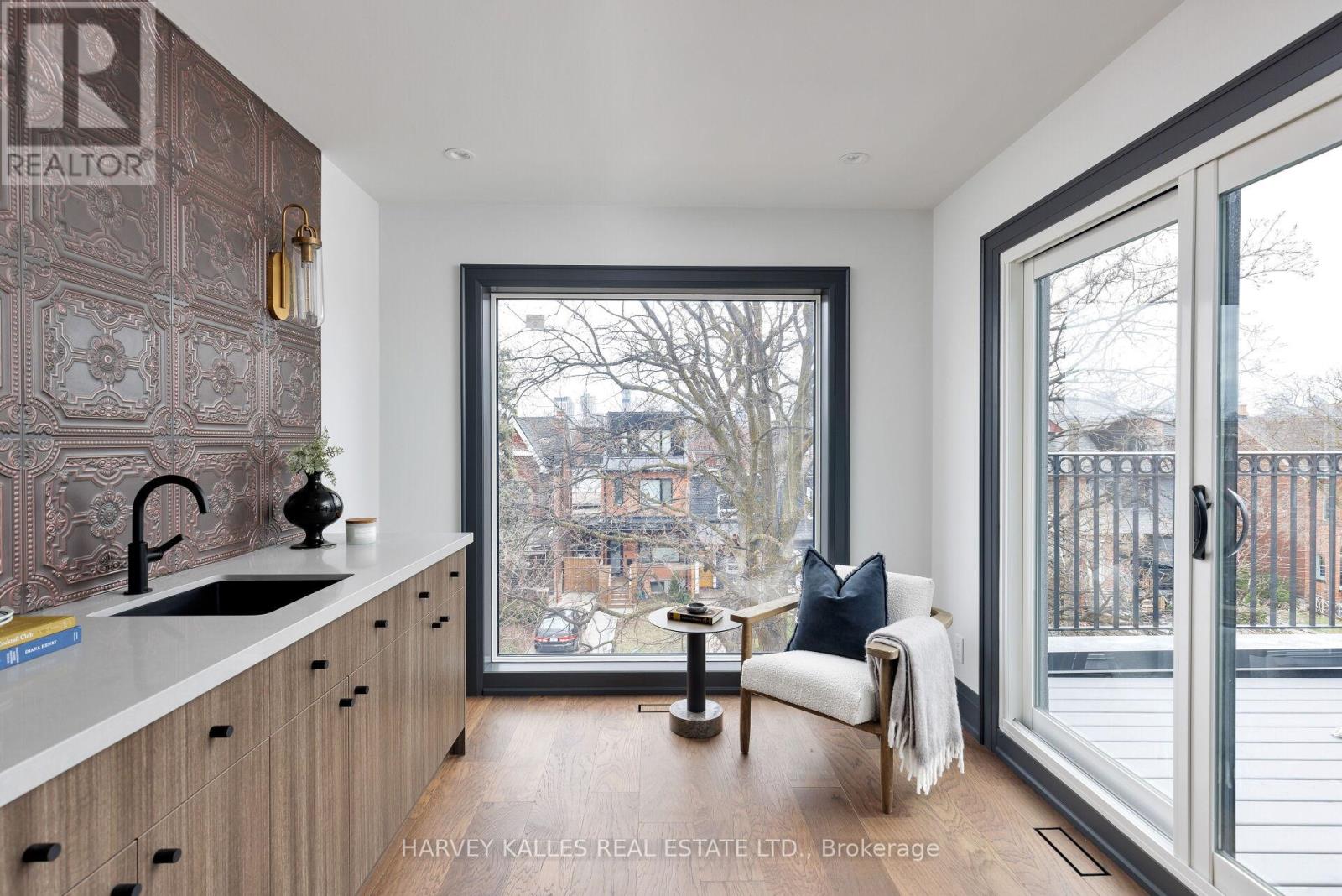 498 Roxton Road, Toronto, Ontario  M6G 3R4 - Photo 23 - C12747068