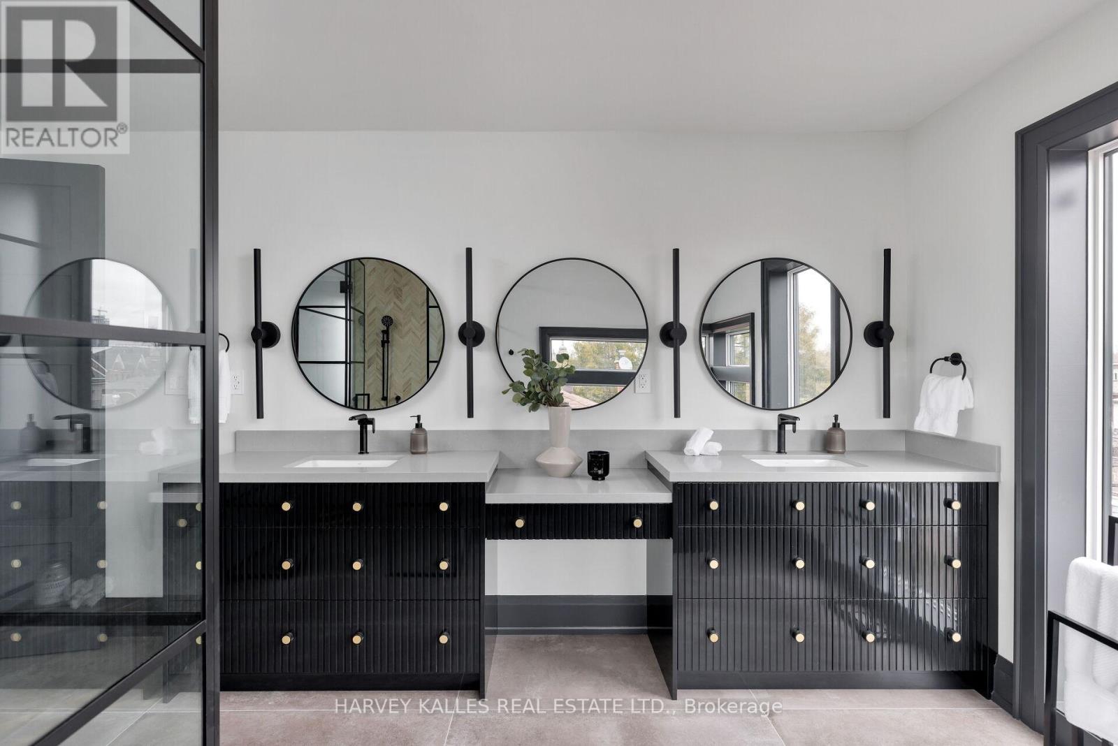 498 Roxton Road, Toronto, Ontario  M6G 3R4 - Photo 32 - C12747068