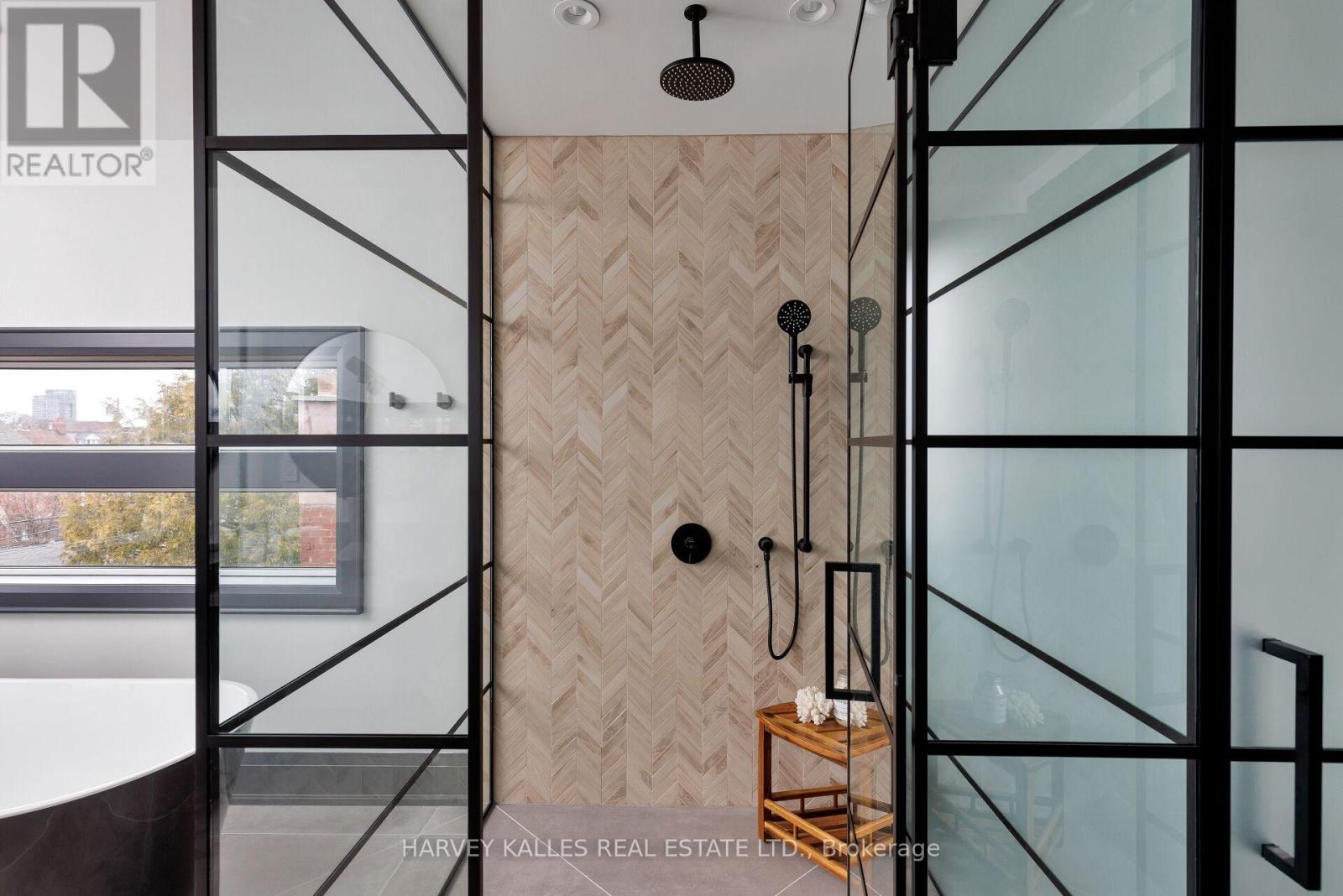 498 Roxton Road, Toronto, Ontario  M6G 3R4 - Photo 34 - C12747068