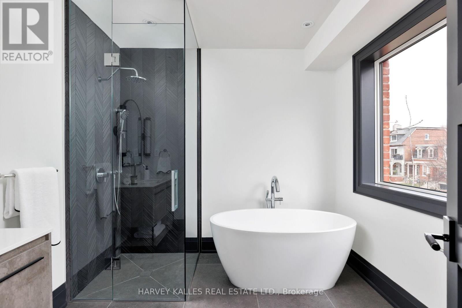 498 Roxton Road, Toronto, Ontario  M6G 3R4 - Photo 40 - C12747068