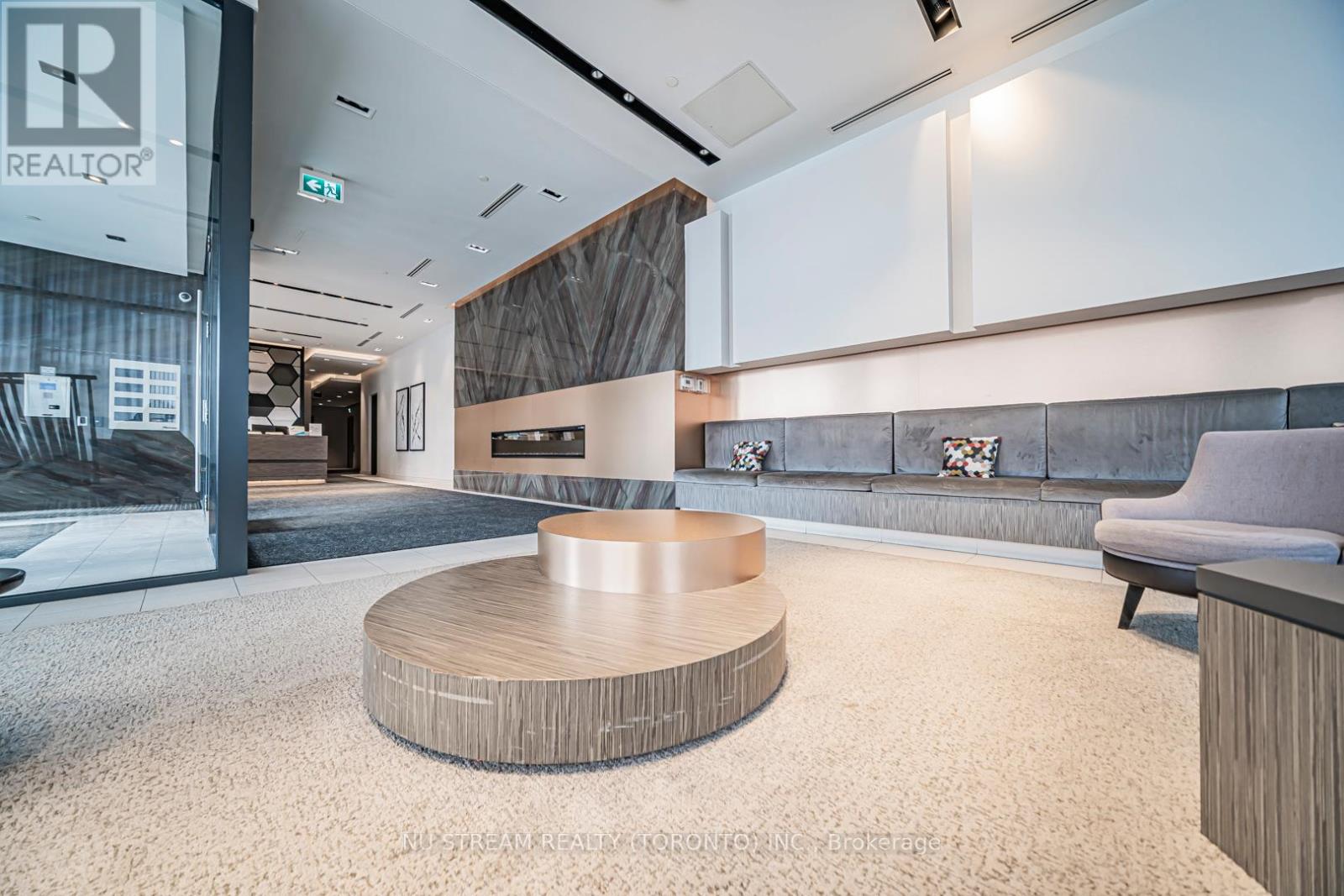 411 - 128 Fairview Mall Drive, Toronto, Ontario  M2J 0E8 - Photo 3 - C12679260