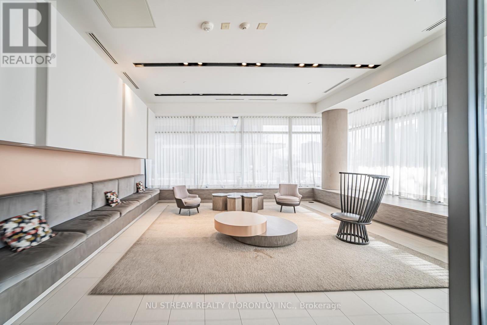 411 - 128 Fairview Mall Drive, Toronto, Ontario  M2J 0E8 - Photo 2 - C12679260