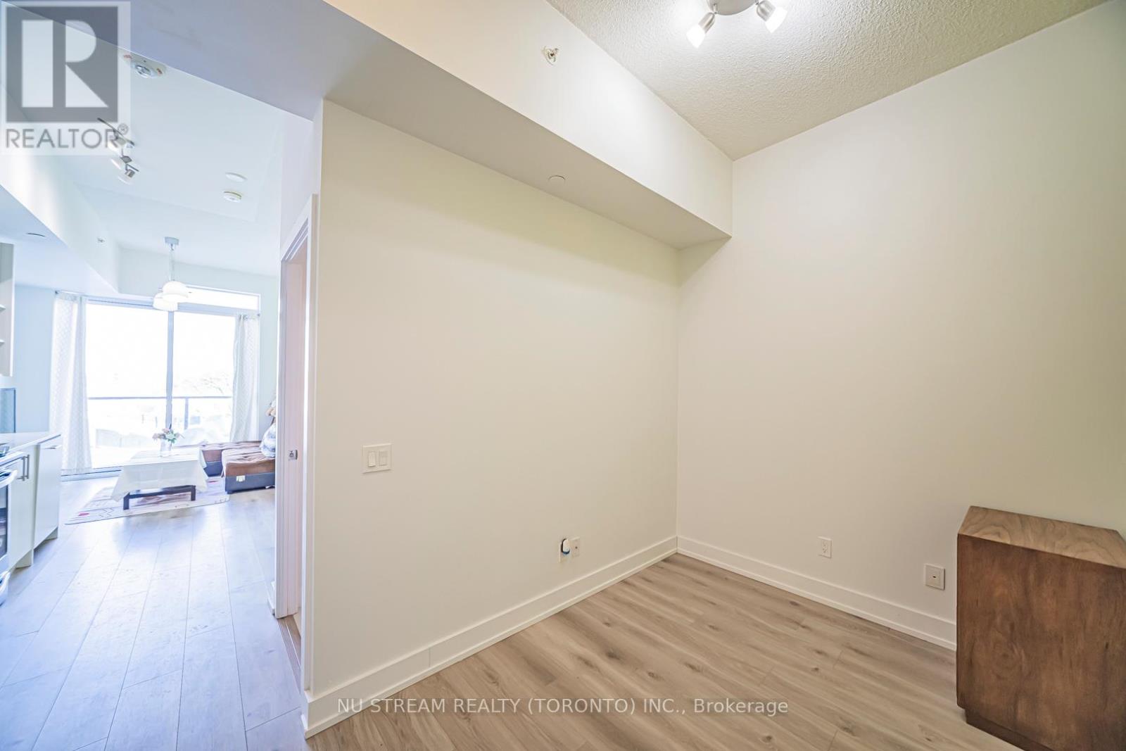 411 - 128 Fairview Mall Drive, Toronto, Ontario  M2J 0E8 - Photo 6 - C12679260