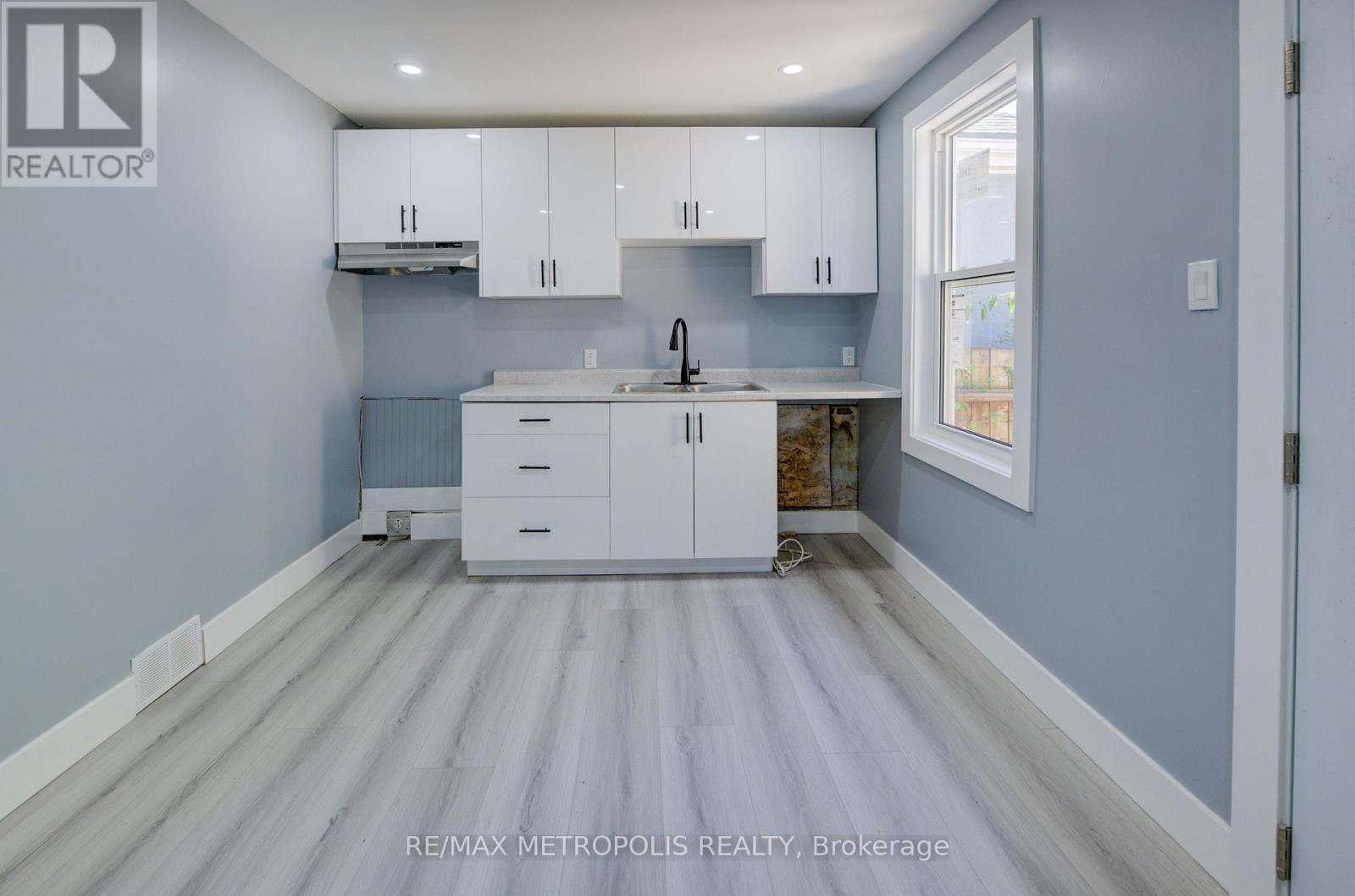 161 Kenilworth Avenue N, Hamilton, Ontario  L8H 4R9 - Photo 12 - X12747074