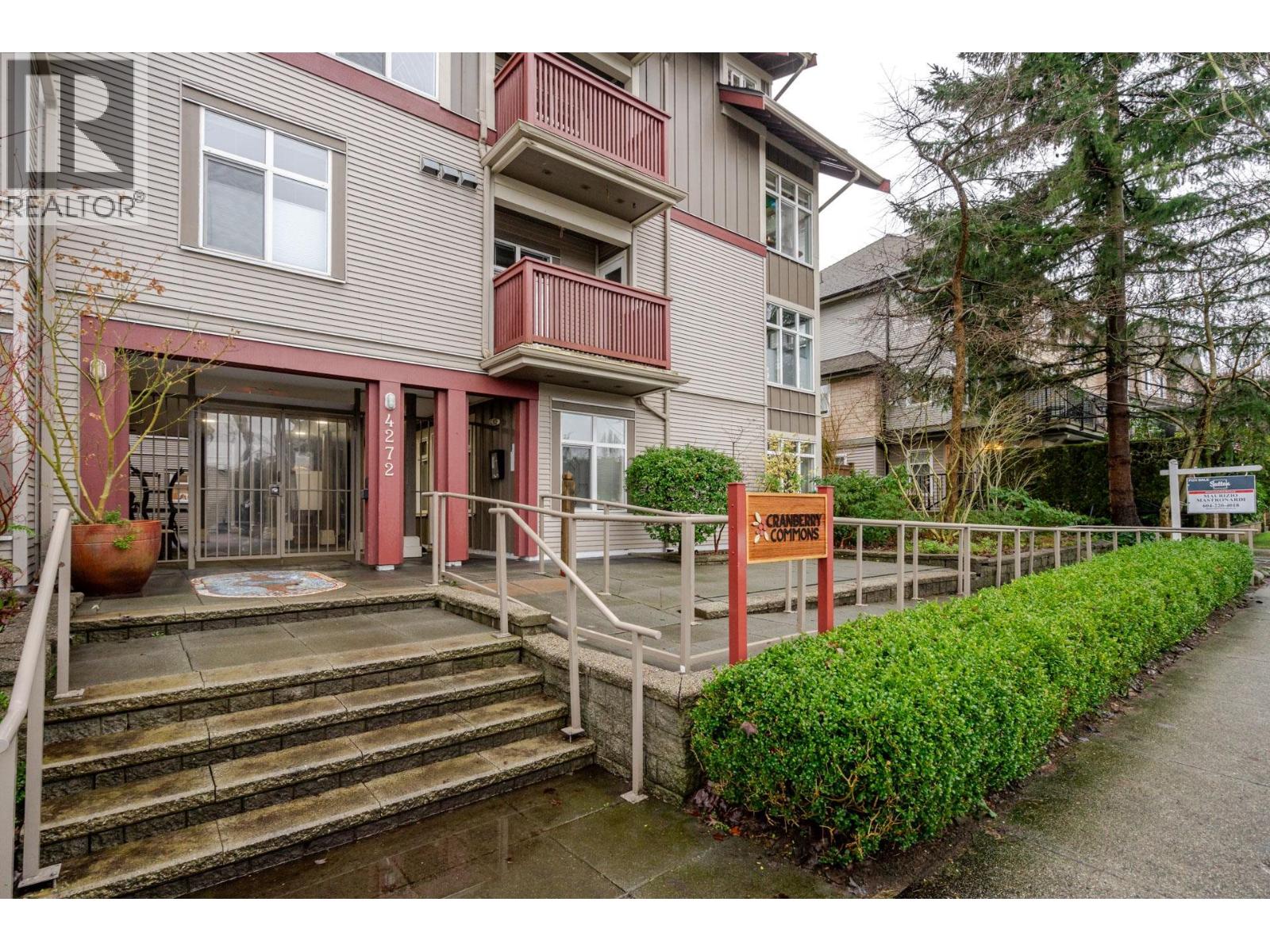 Listing Picture 3 of 38 : 304 4272 ALBERT STREET, Burnaby / 本拿比 - 魯藝地產 Yvonne Lu Group - MLS Medallion Club Member