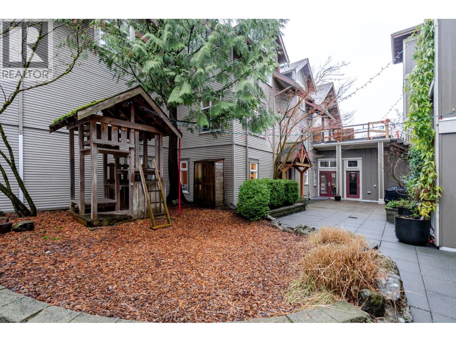Listing Picture 30 of 38 : 304 4272 ALBERT STREET, Burnaby / 本拿比 - 魯藝地產 Yvonne Lu Group - MLS Medallion Club Member