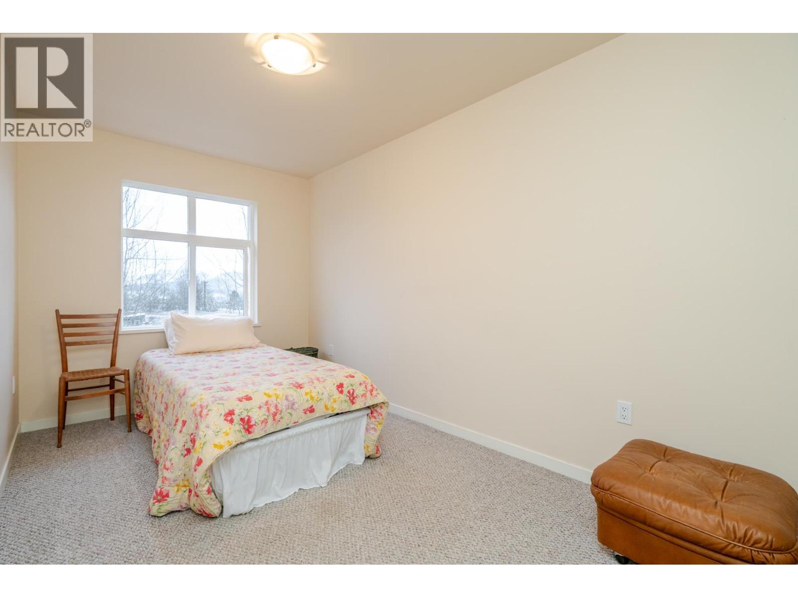 Listing Picture 26 of 38 : 304 4272 ALBERT STREET, Burnaby / 本拿比 - 魯藝地產 Yvonne Lu Group - MLS Medallion Club Member
