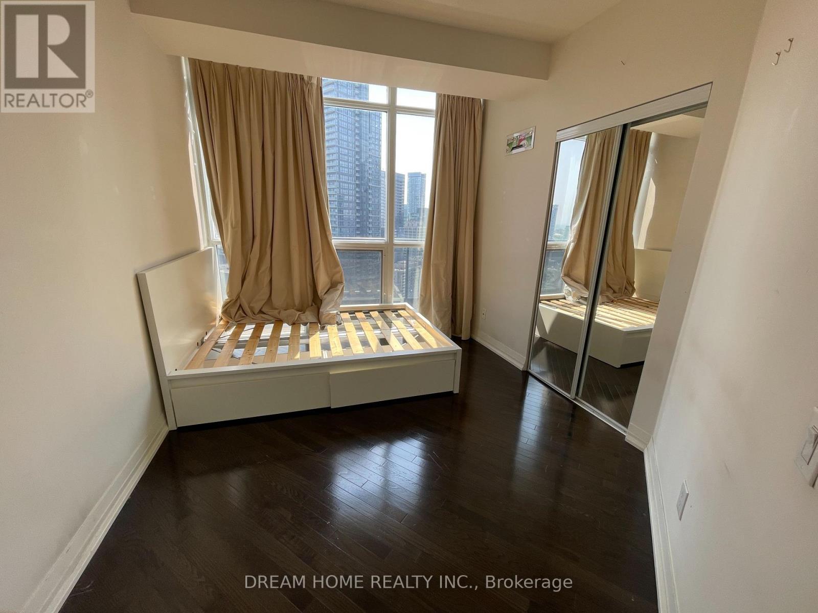 3302 - 25 Carlton Street, Toronto, Ontario  M5B 1L2 - Photo 9 - C12747034