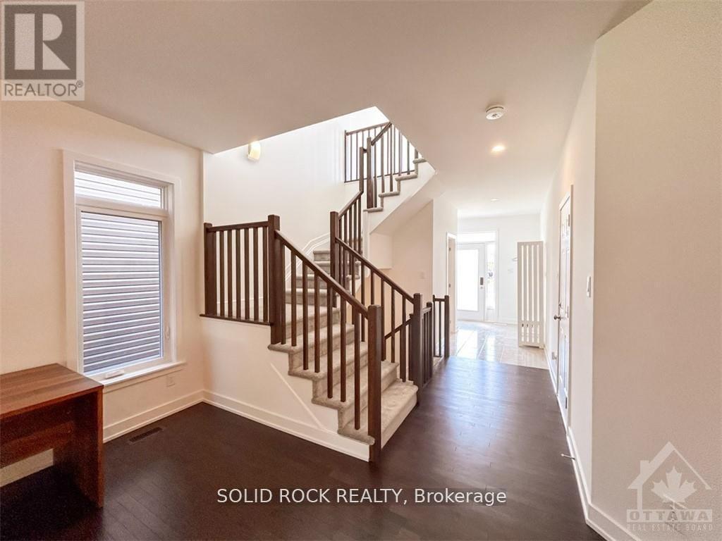 764 Ovation Grove, Ottawa, Ontario  K1T 3X1 - Photo 2 - X12747098