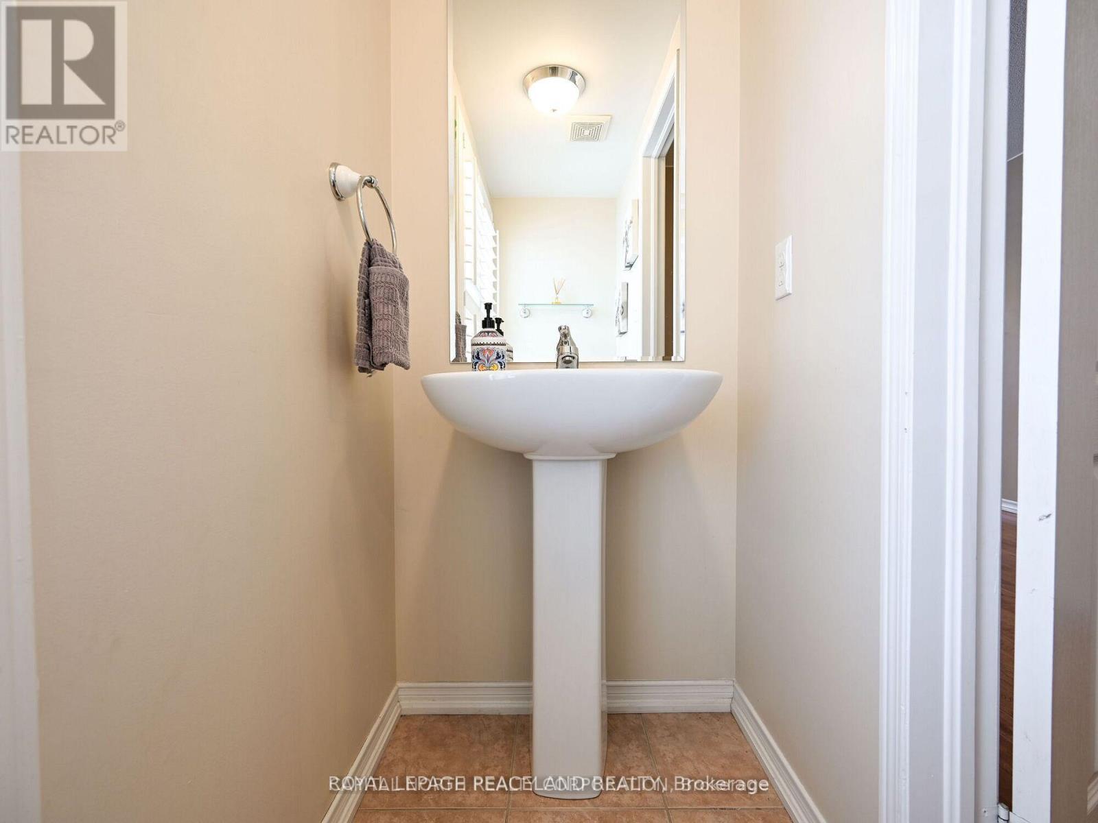 68 Christian Hoover Drive, Whitchurch-Stouffville, Ontario  L4A 0X6 - Photo 12 - N12747092