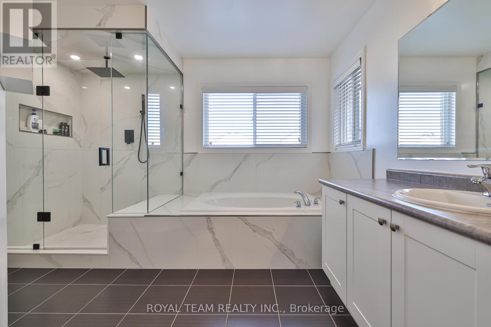 61 Lampkin Street, Georgina, Ontario  L0E 1R0 - Photo 13 - N12747104